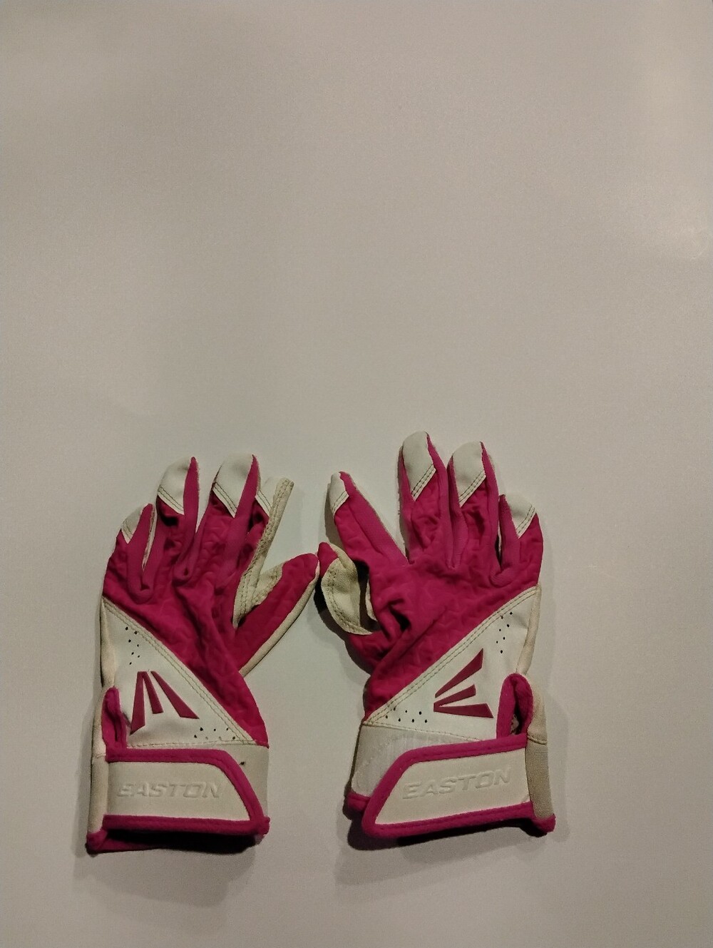 Girl's Easton Batting Gloves